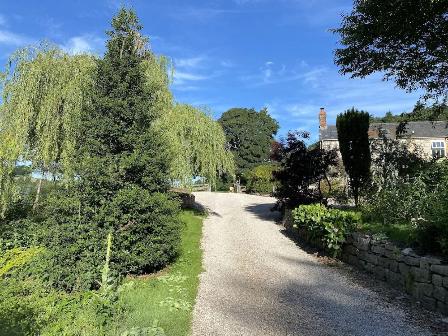 Stunning 3-bed House in a Private Hidden Valley