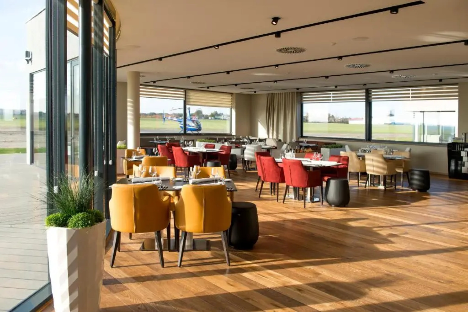 MG Restaurace/Luxury Apartments