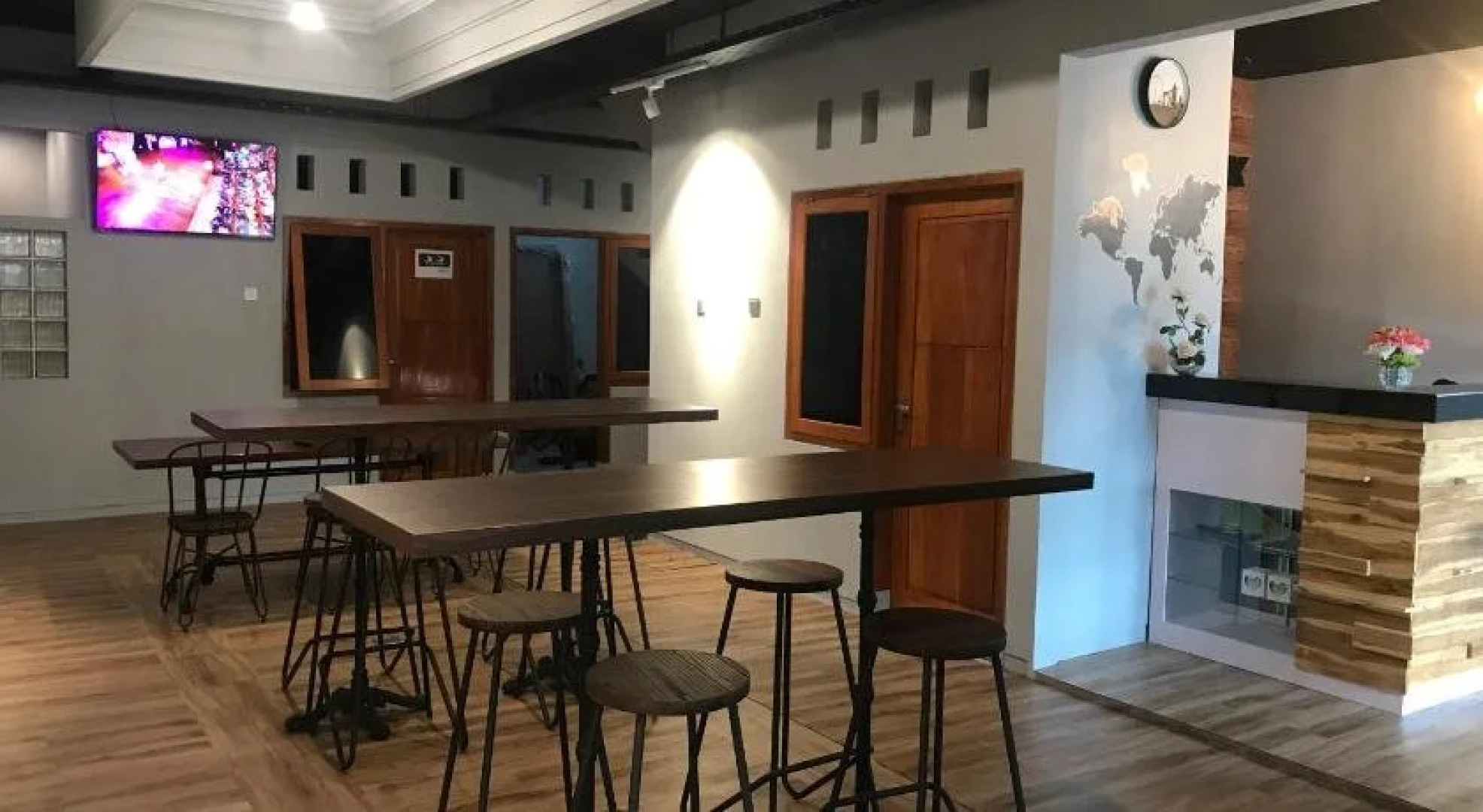 InnBox Capsule Hotel