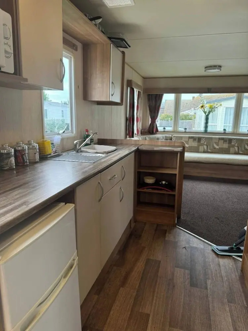 3 bed With Balcony on Lido Beach