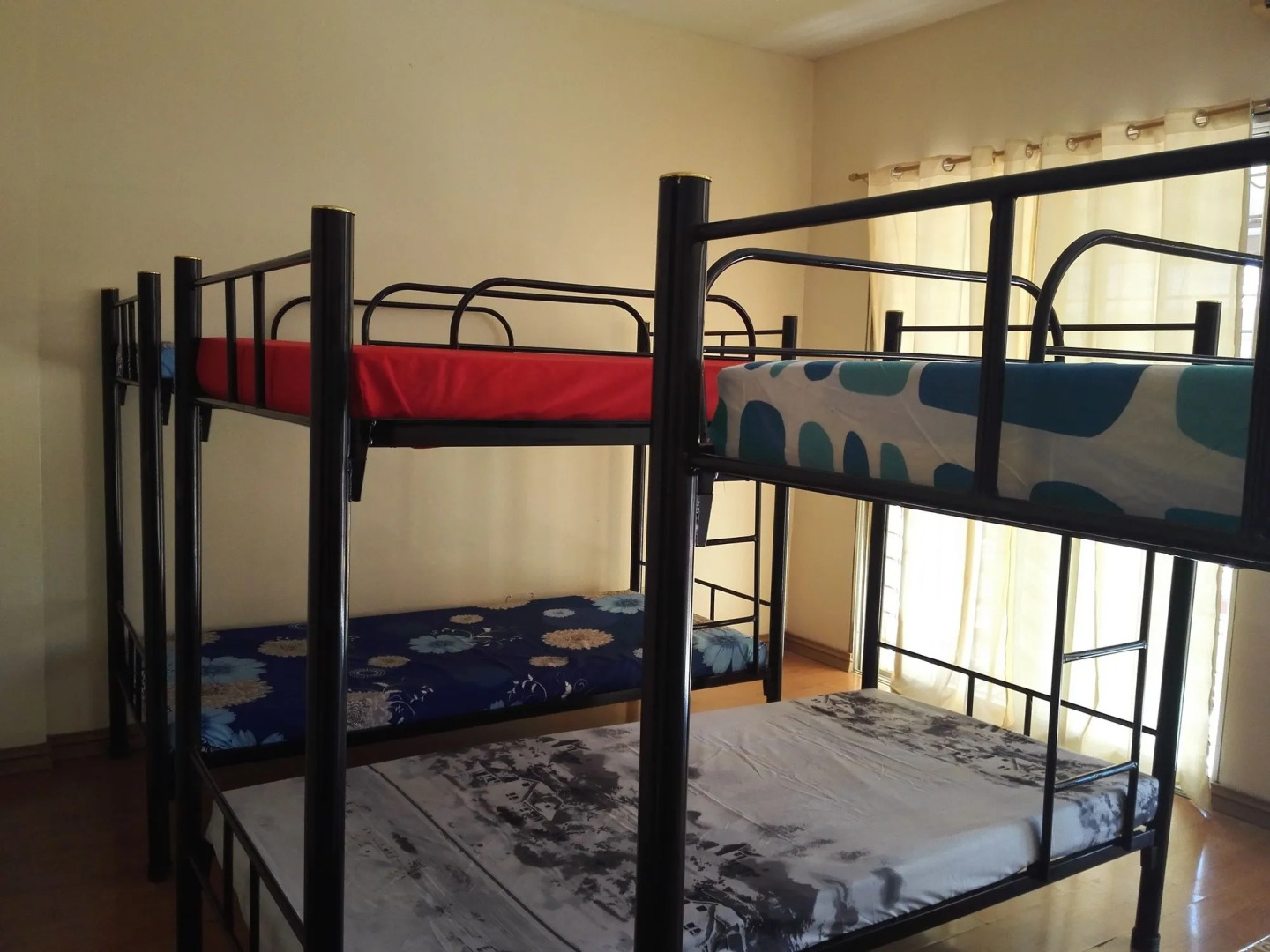 Happy To Mingle Hostel @ Manila Airport