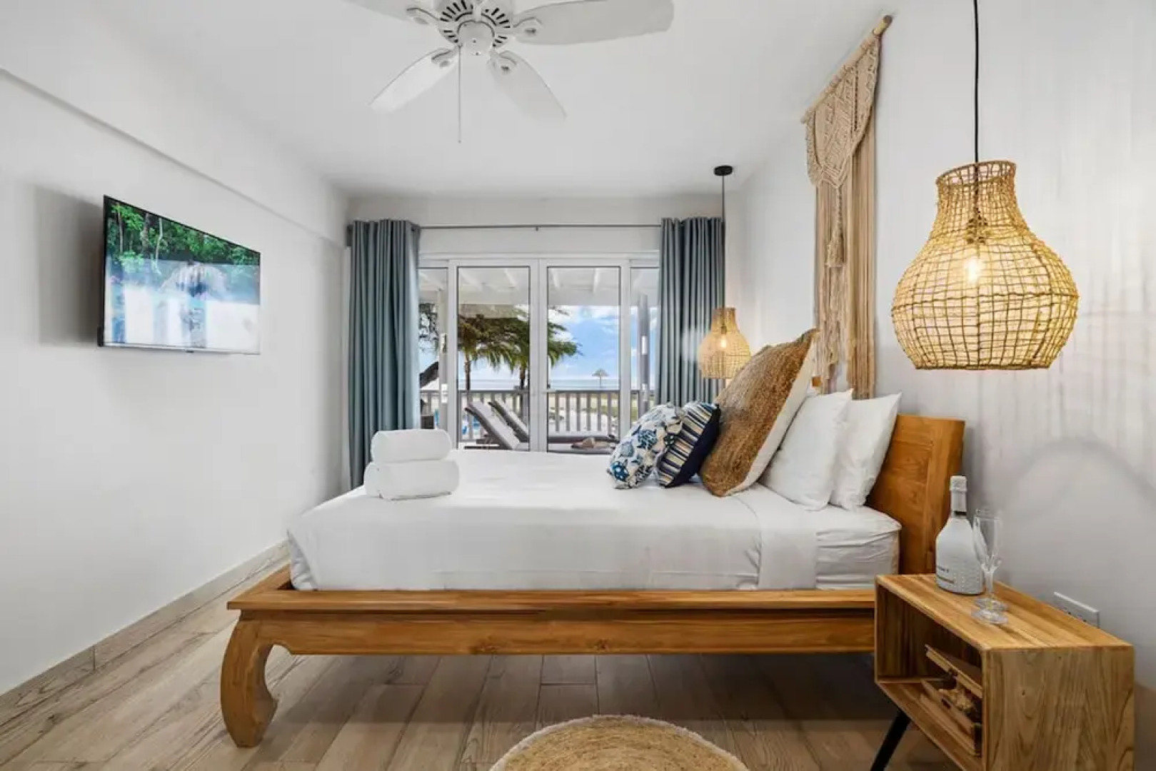 Secluded Beachfront Gem Pool Patio View BBQ