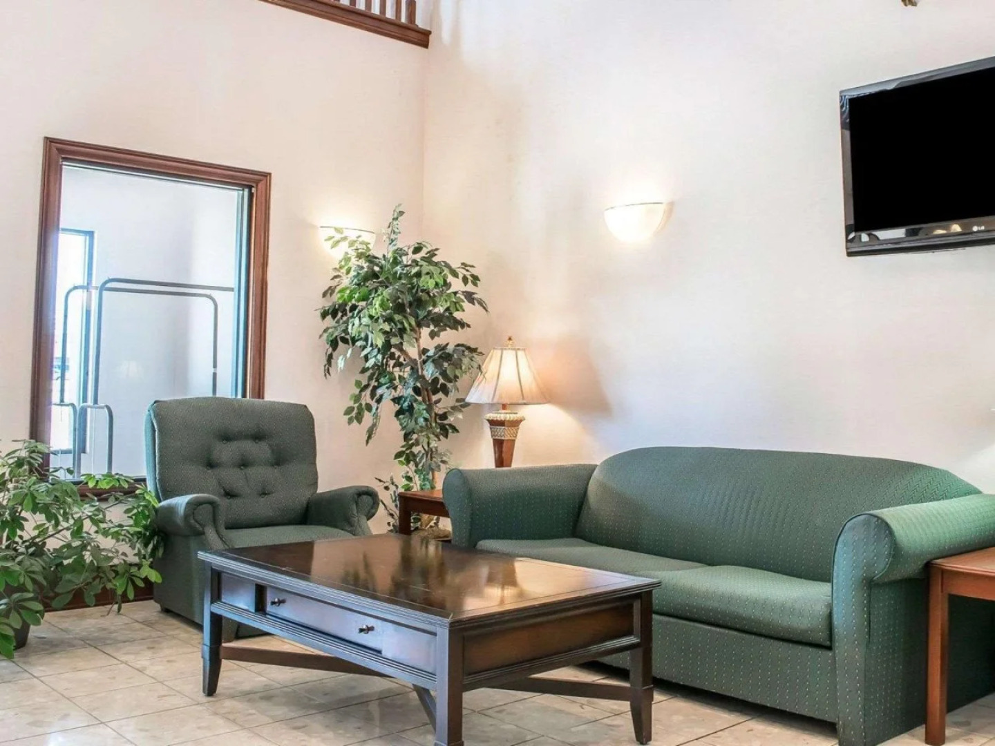 Quality Inn & Suites Brooks Louisville South