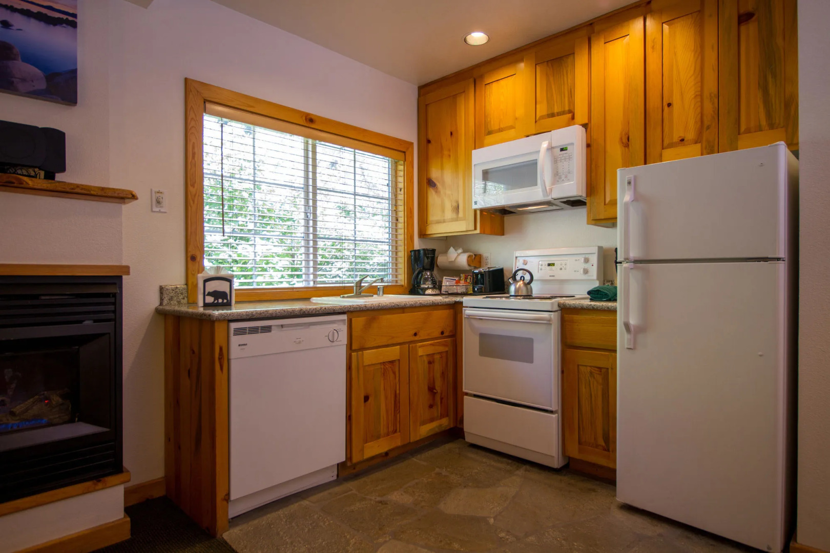 Red Wolf Lakeside Lodge