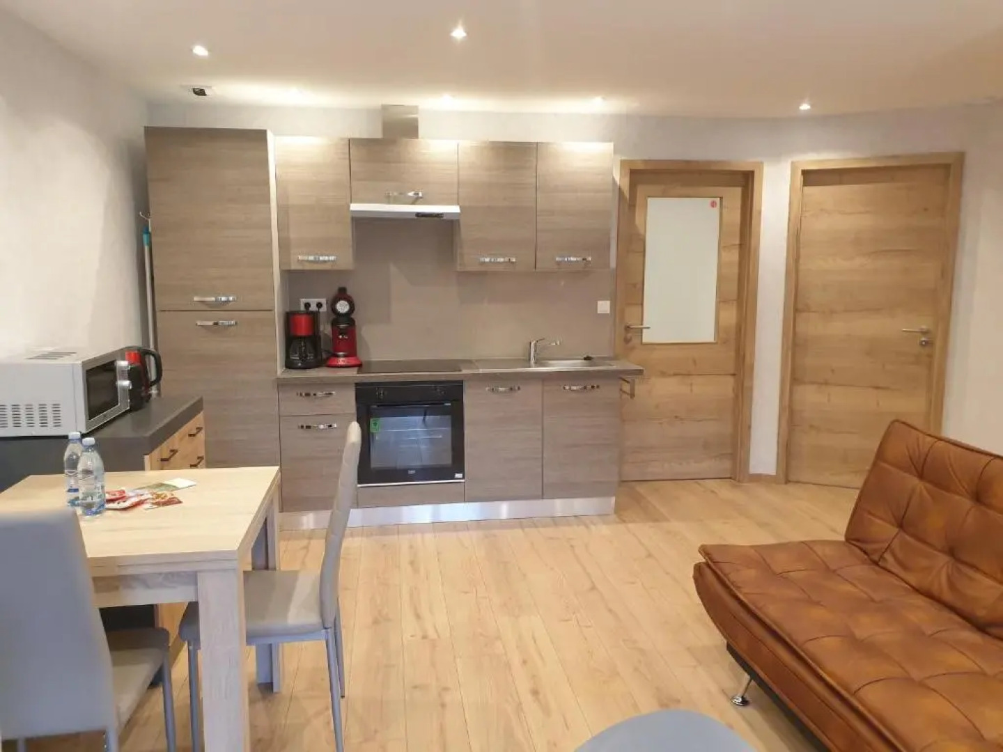 Meublé du 25 N6 étage 2