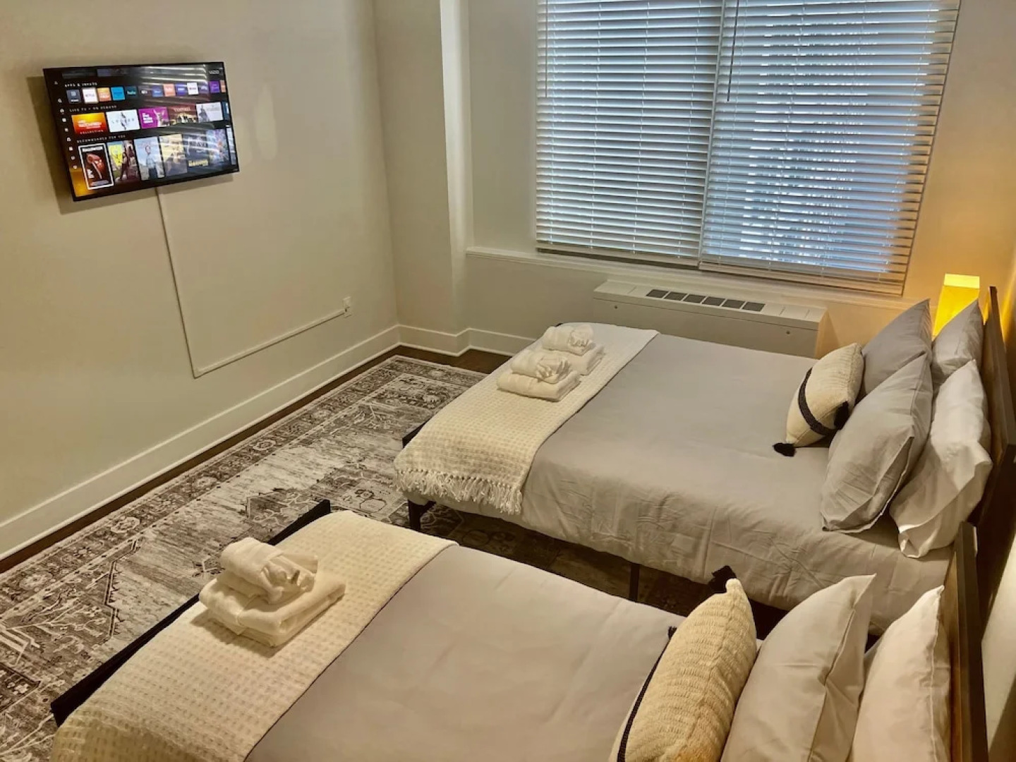 Reagan Airport Apartment