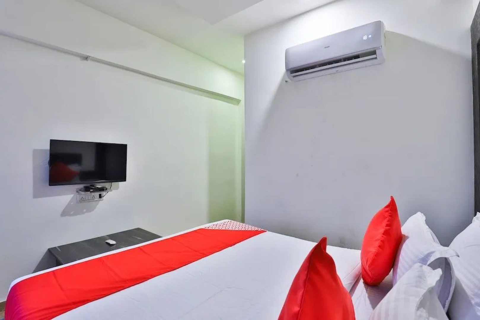 OYO 5904 Hotel Midway Inn