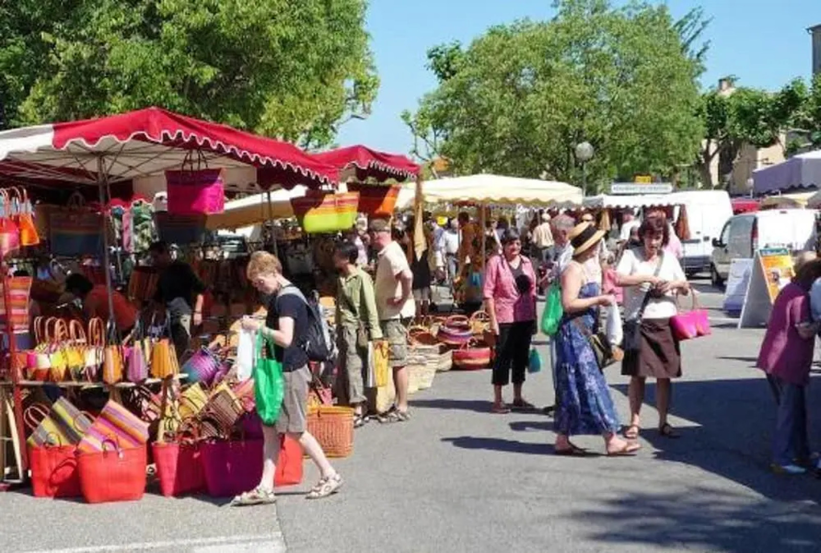 House With 2 Bedrooms in Malaucène, With Wonderful City View, Furnishe