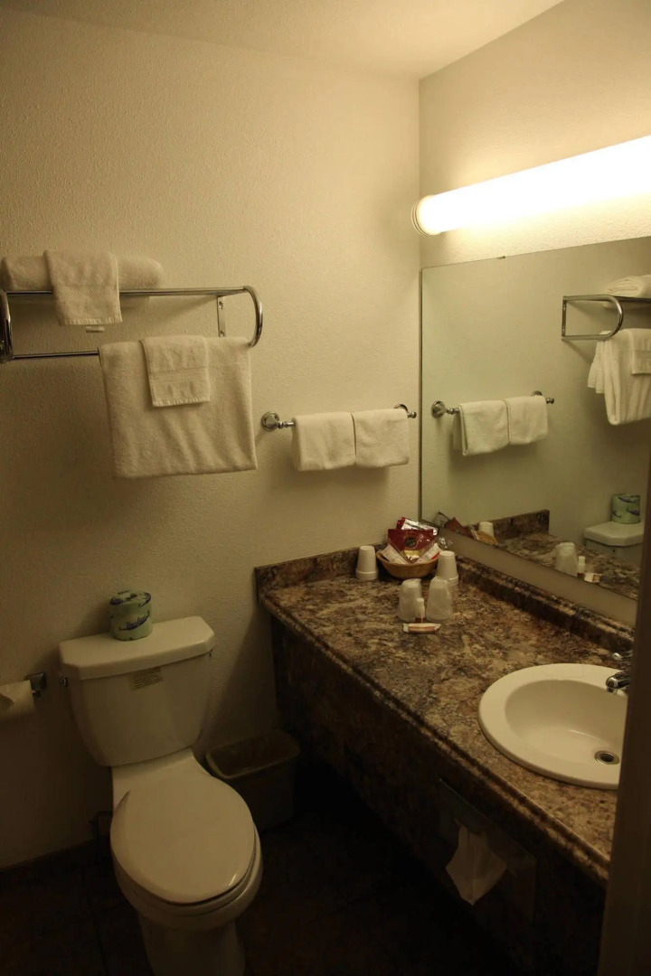 Westwoods Rimview Inn