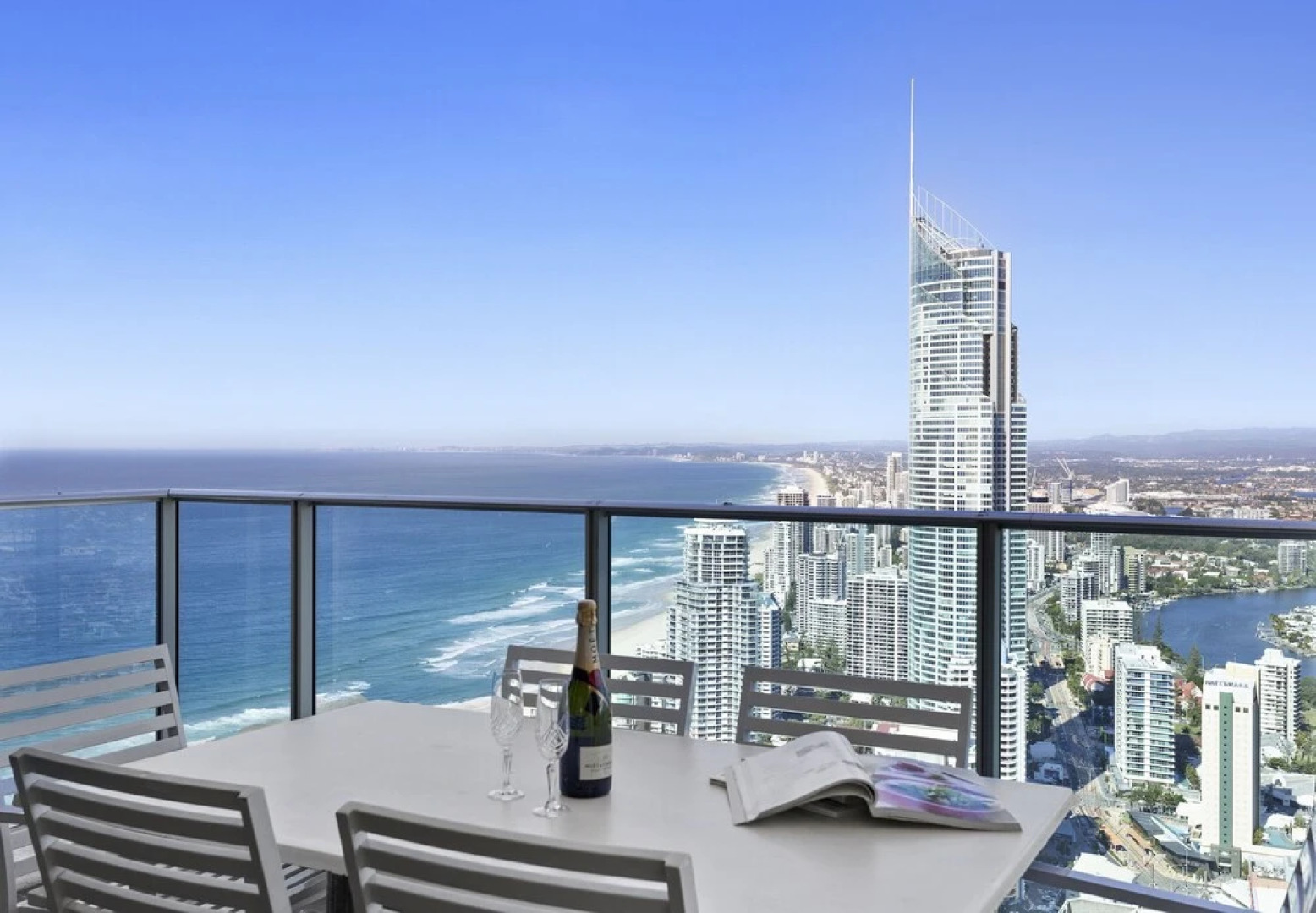 H Residences by Holiday Holiday