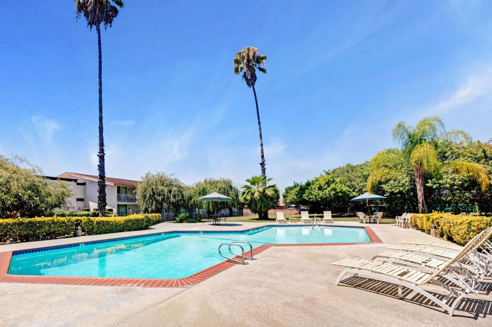 Howard Johnson Express Inn - Claremont