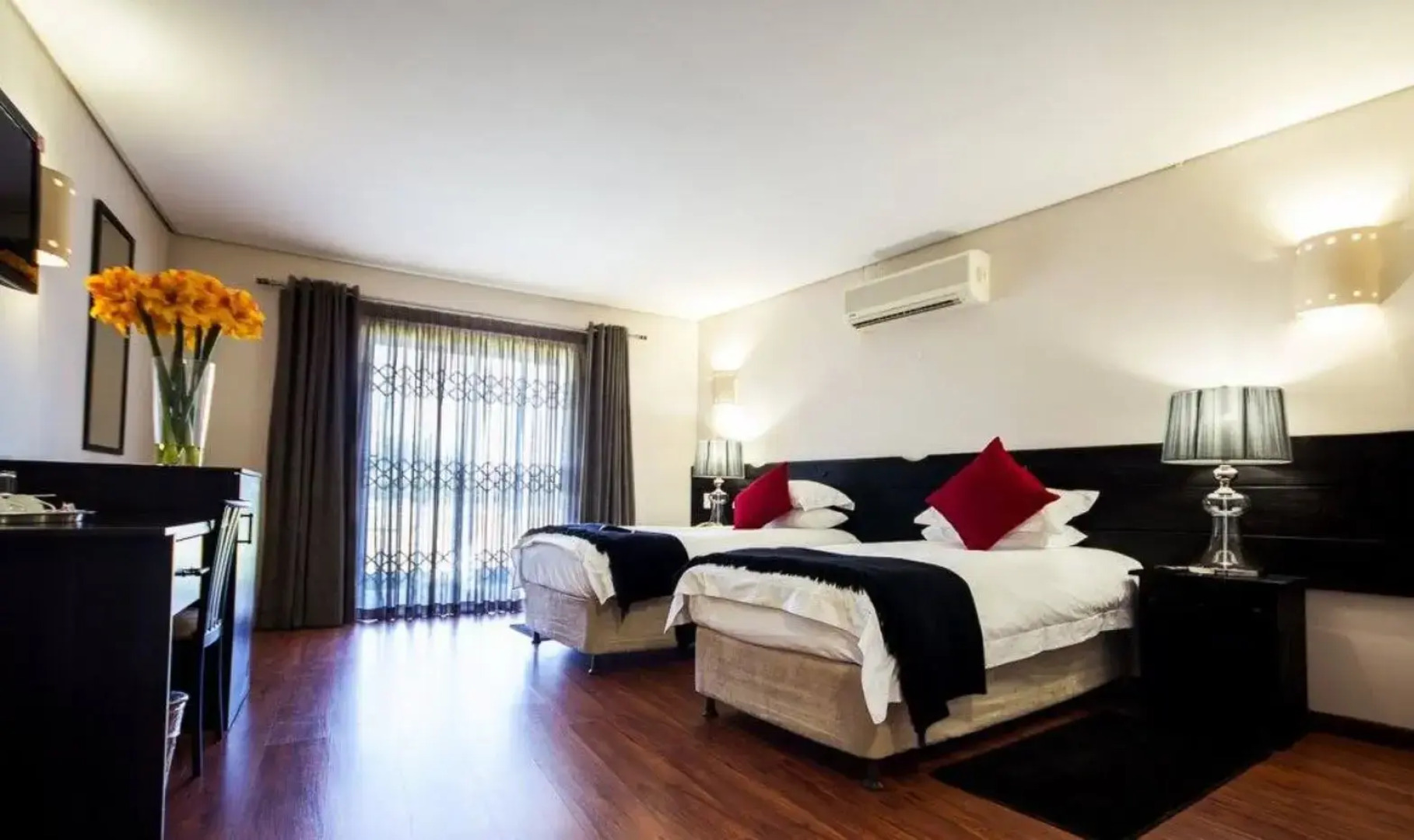 Desert Palace Hotel & Casino Resort