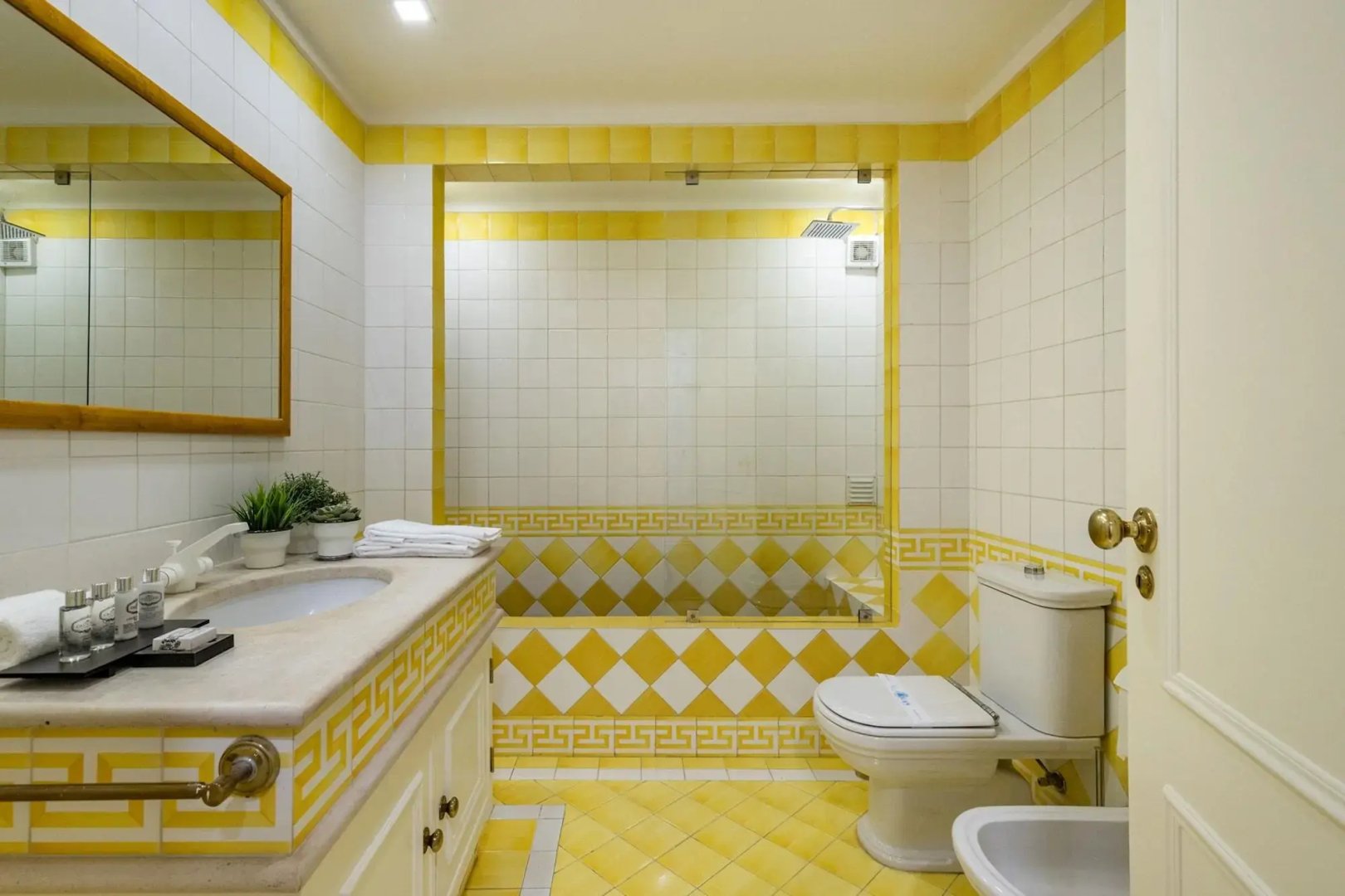 Estoril Luxury Suites & Spa