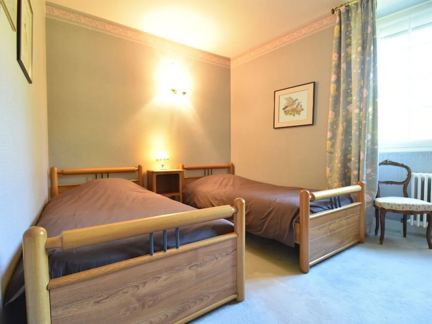 Modern Holiday Home in Vault-de-lugny With Meadow View