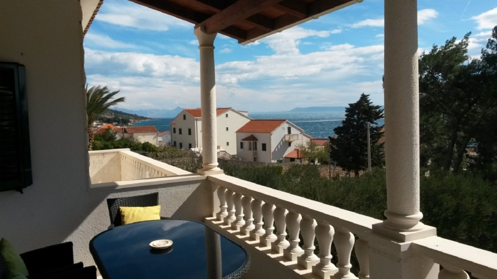 Apartment Mari - free parking: A2 Bol, Island Brac