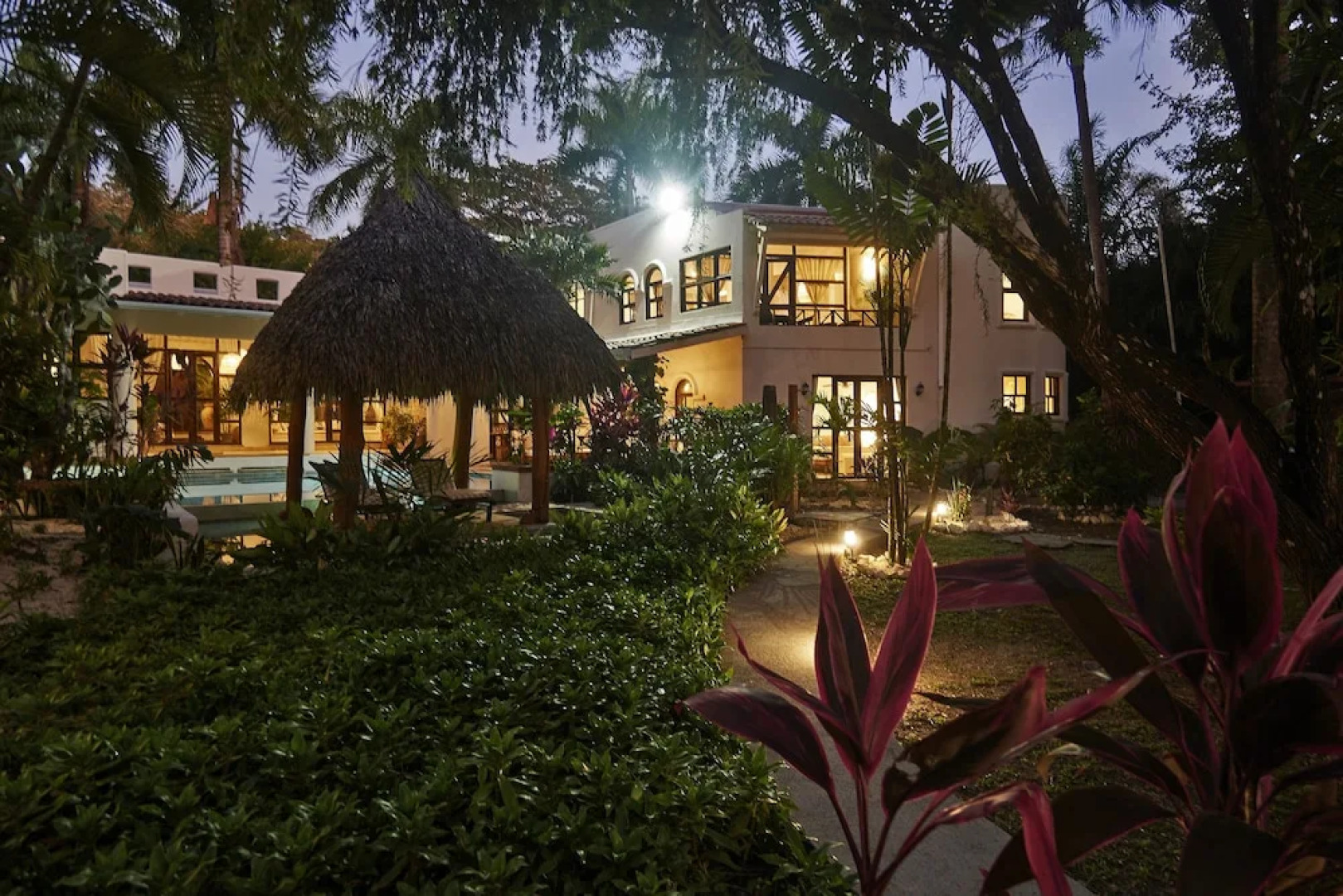 Paradise Beach Lodge