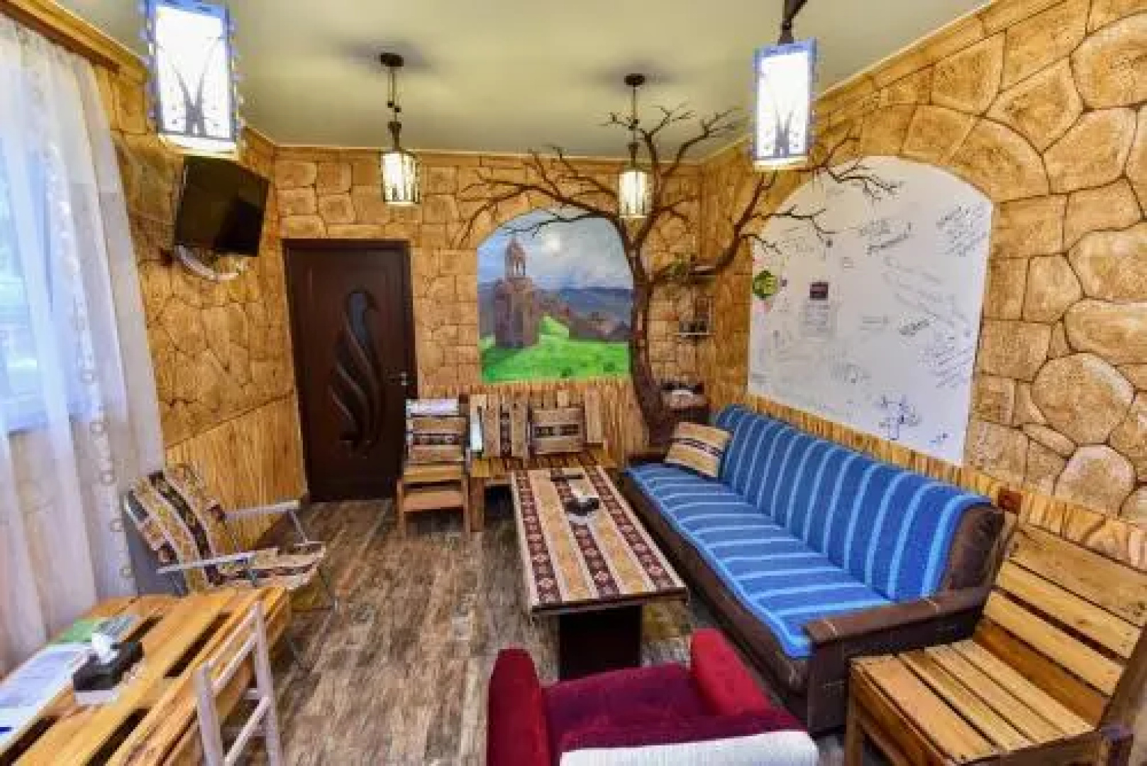 Mini House Hostel