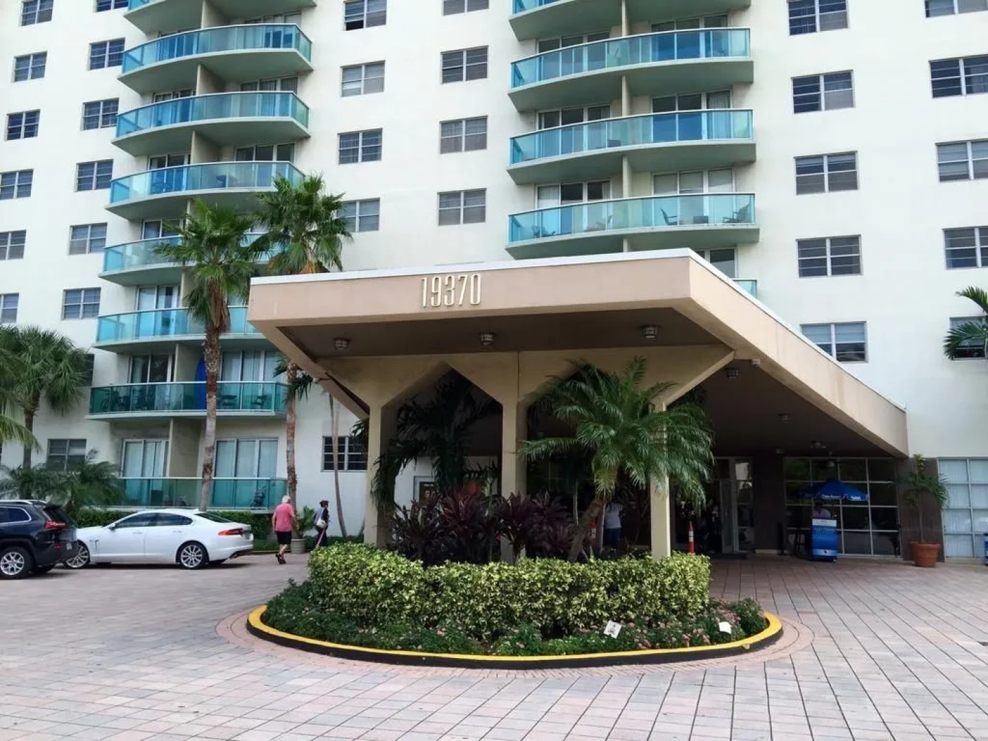 Sunny Isles Suites