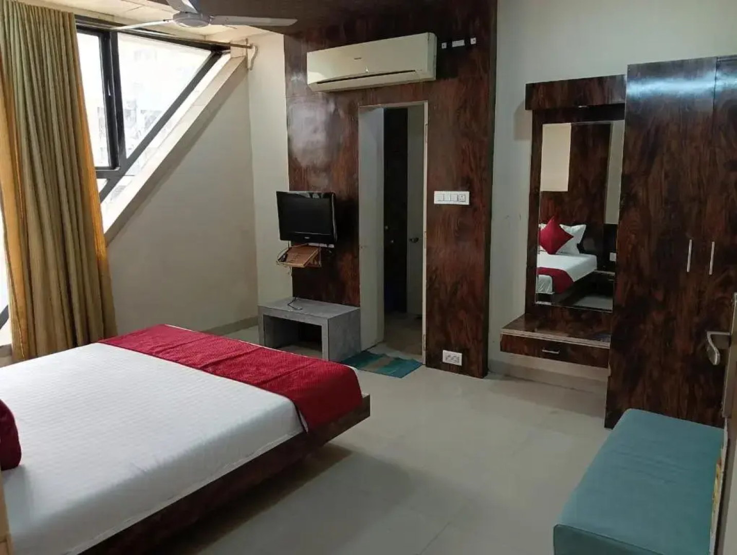 Tirupati Palace Hotel