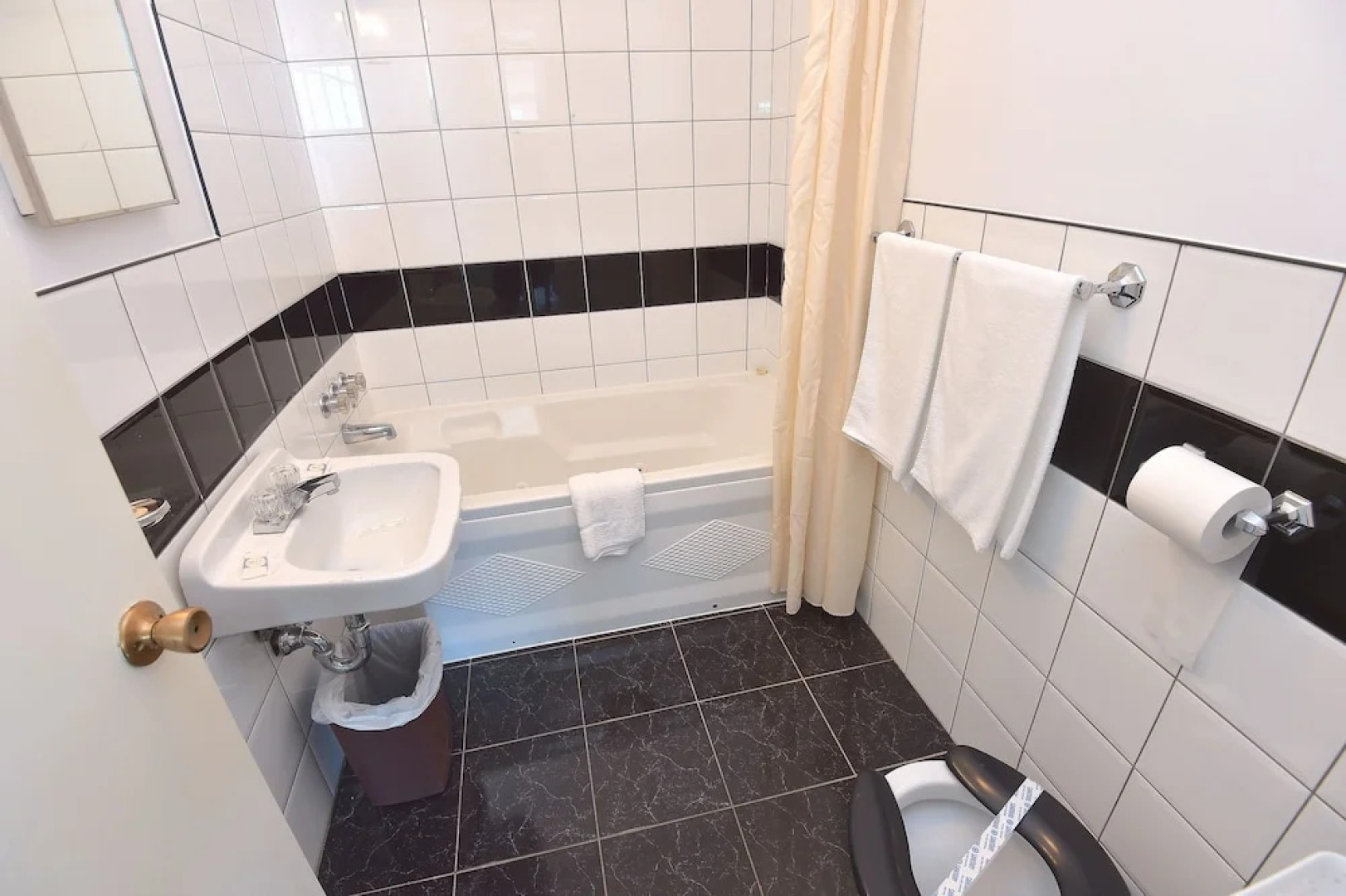 Motel Les Chalets Bo-Fleuve