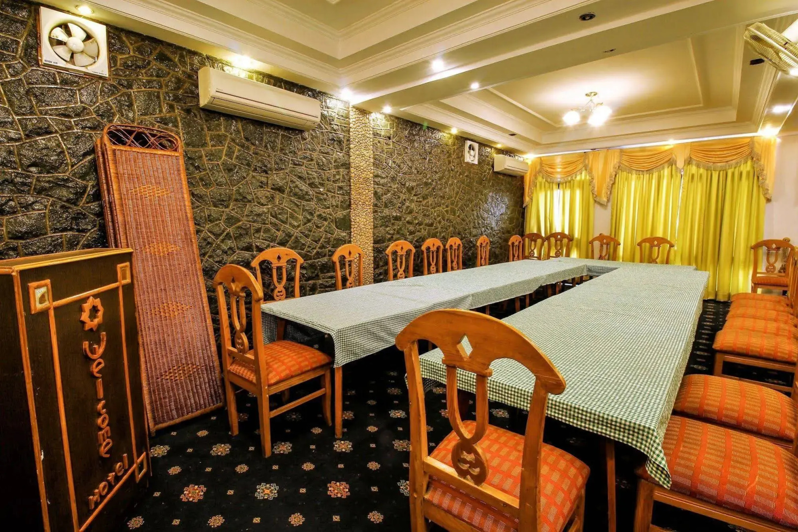 Welcome Hotel at Srinagar