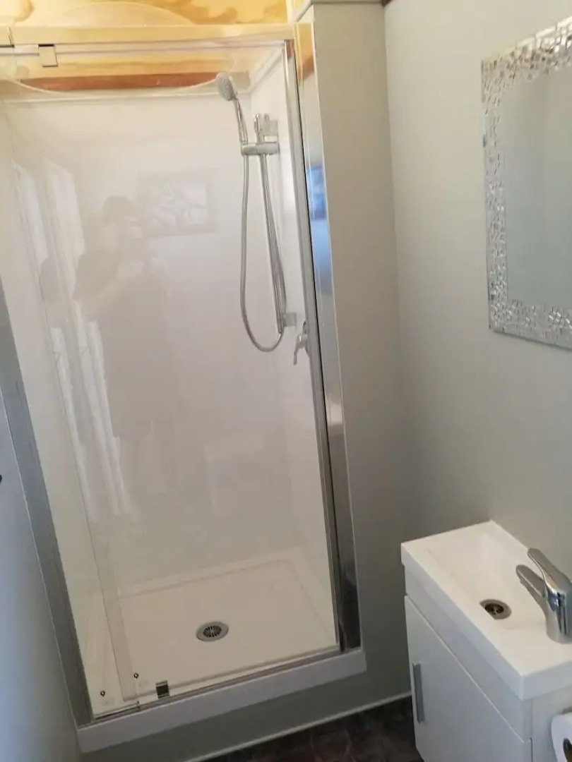 Koru Beach Cabin & B&B Homestay