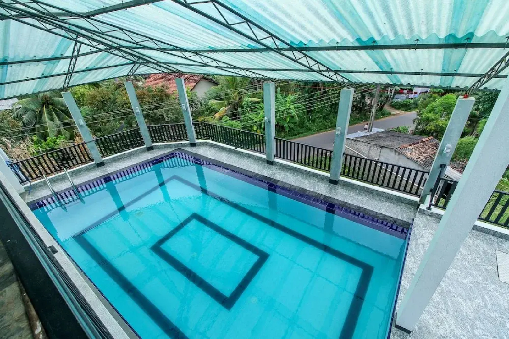 OYO 371 River Palace Hotel