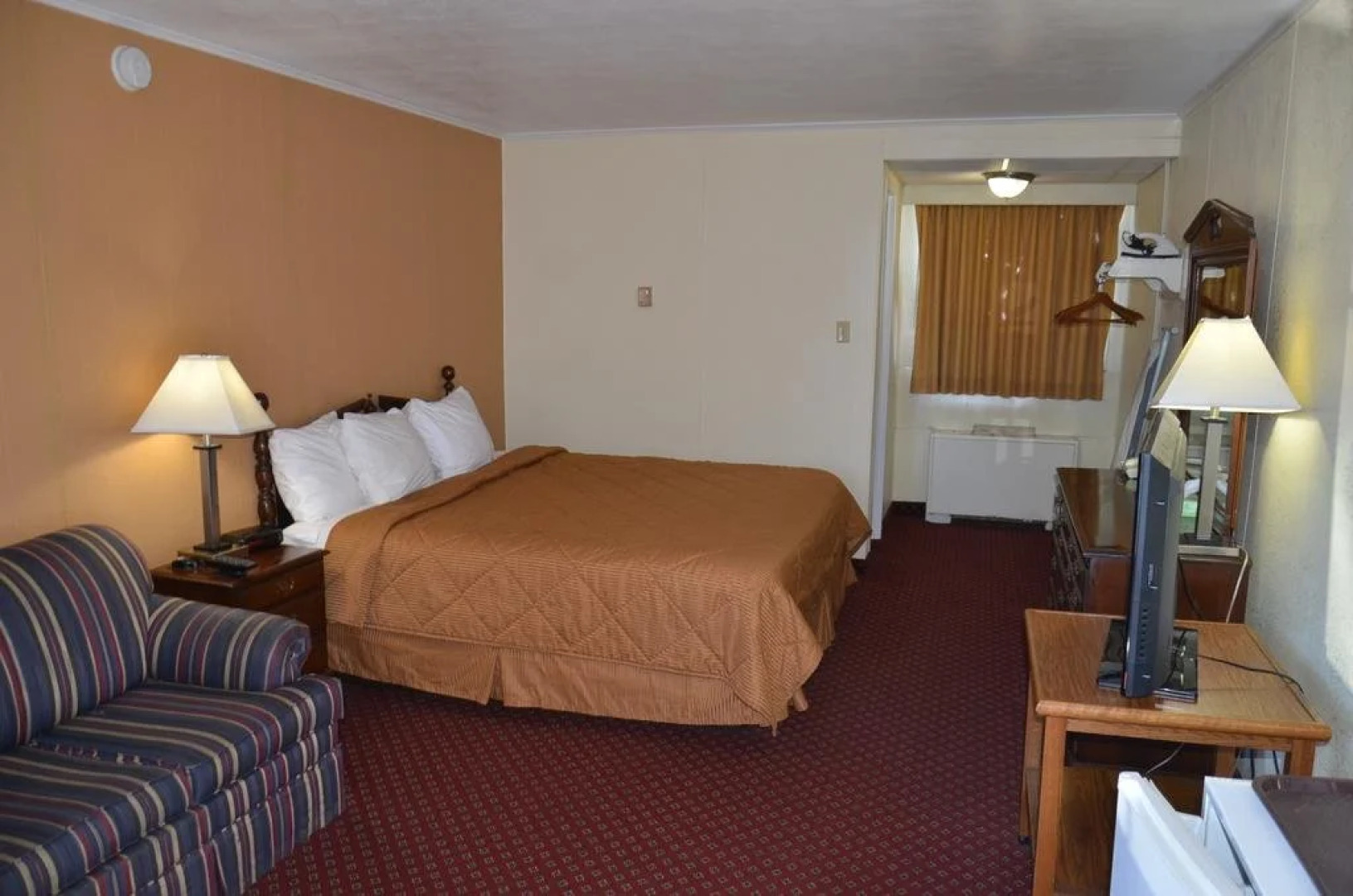 Red Carpet Inn & Suites Ebensburg