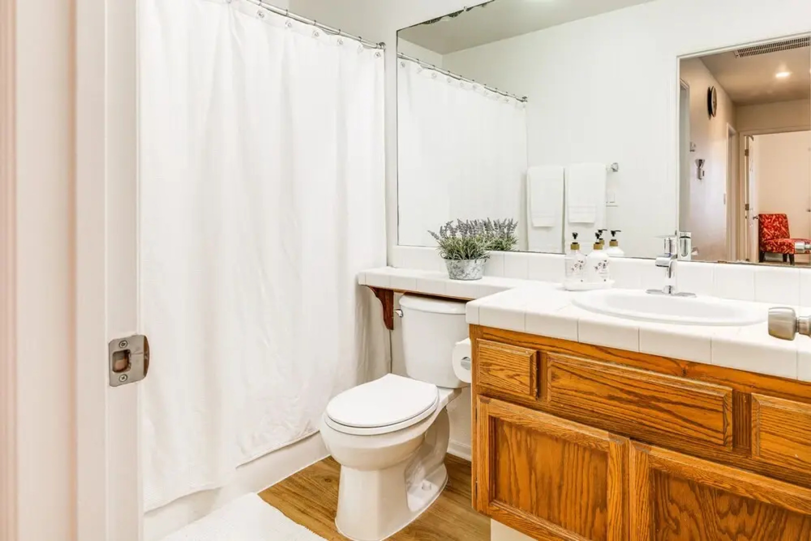 Spacious Los Banos Home w/ Patio - Dogs Welcome!