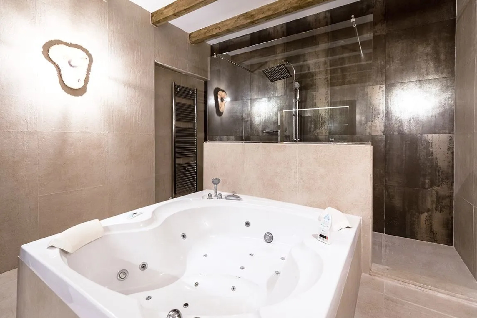 LJs Ratxo Eco Luxury Retreat