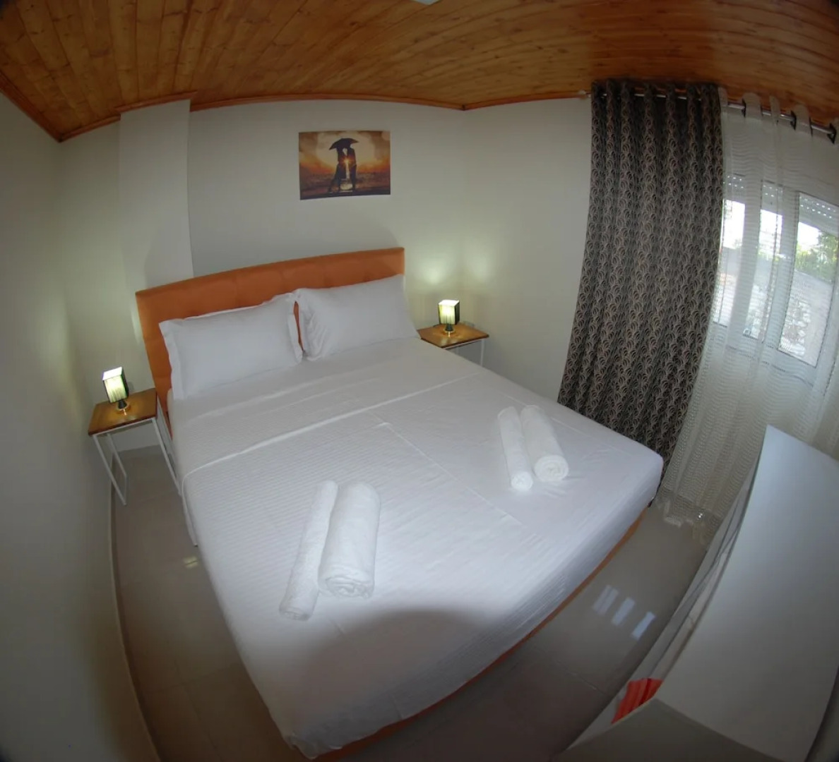 Crown Deluxe Apartments