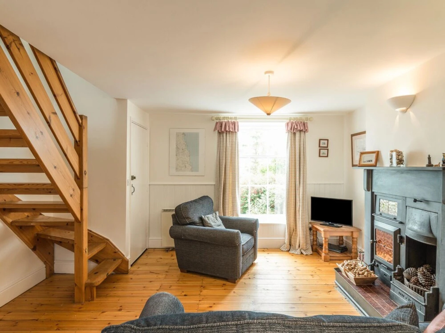 3B Coastguard Cottages