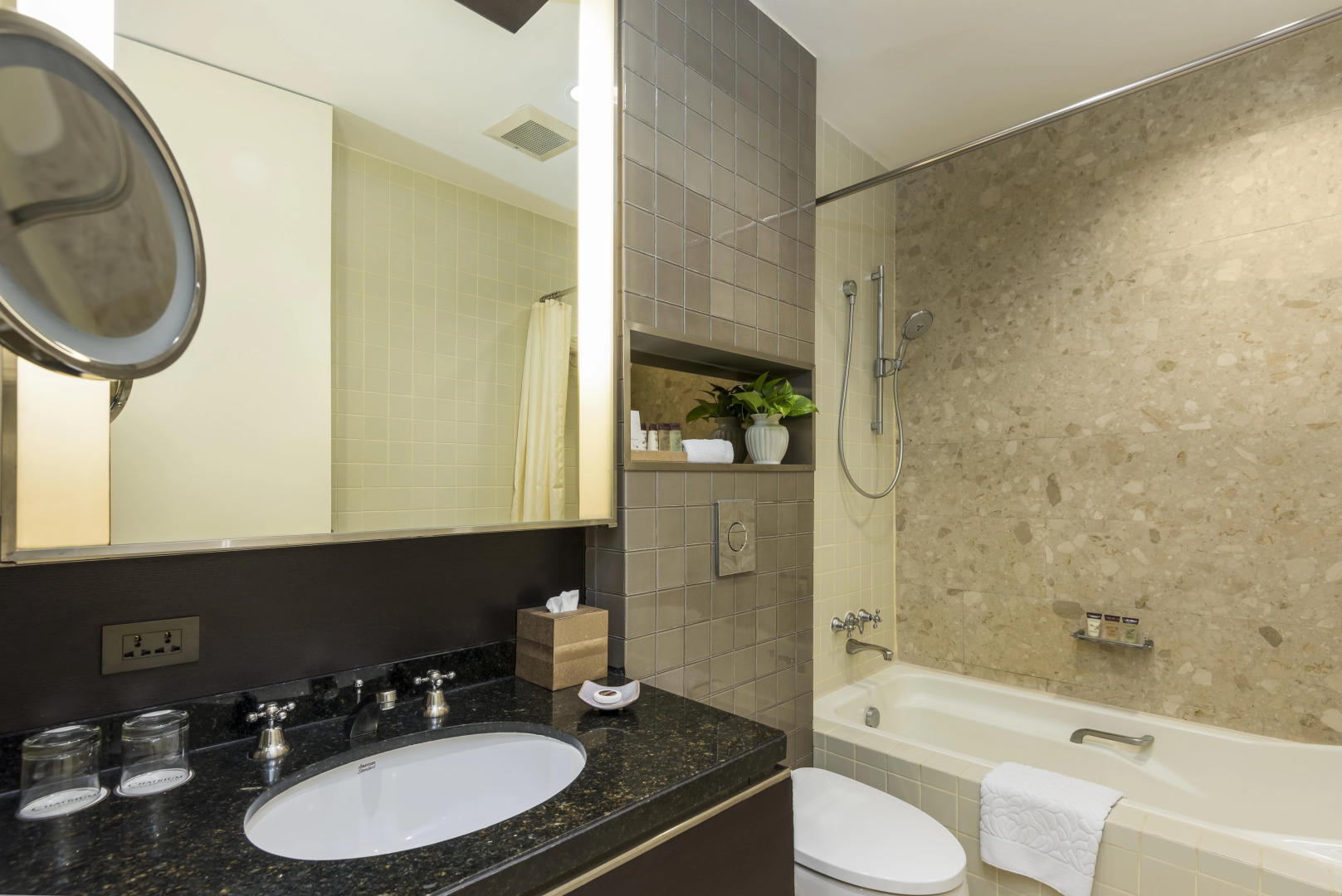 Emporium Suites by Chatrium