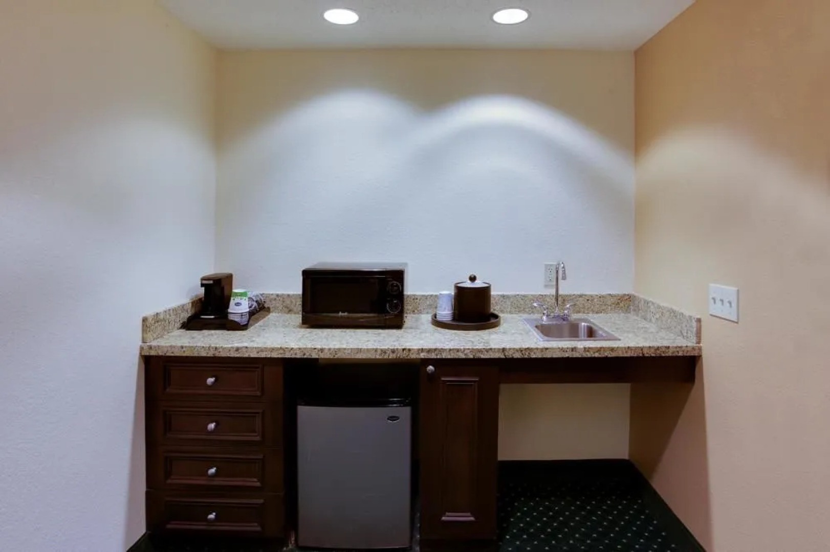 Hampton Inn Garden City