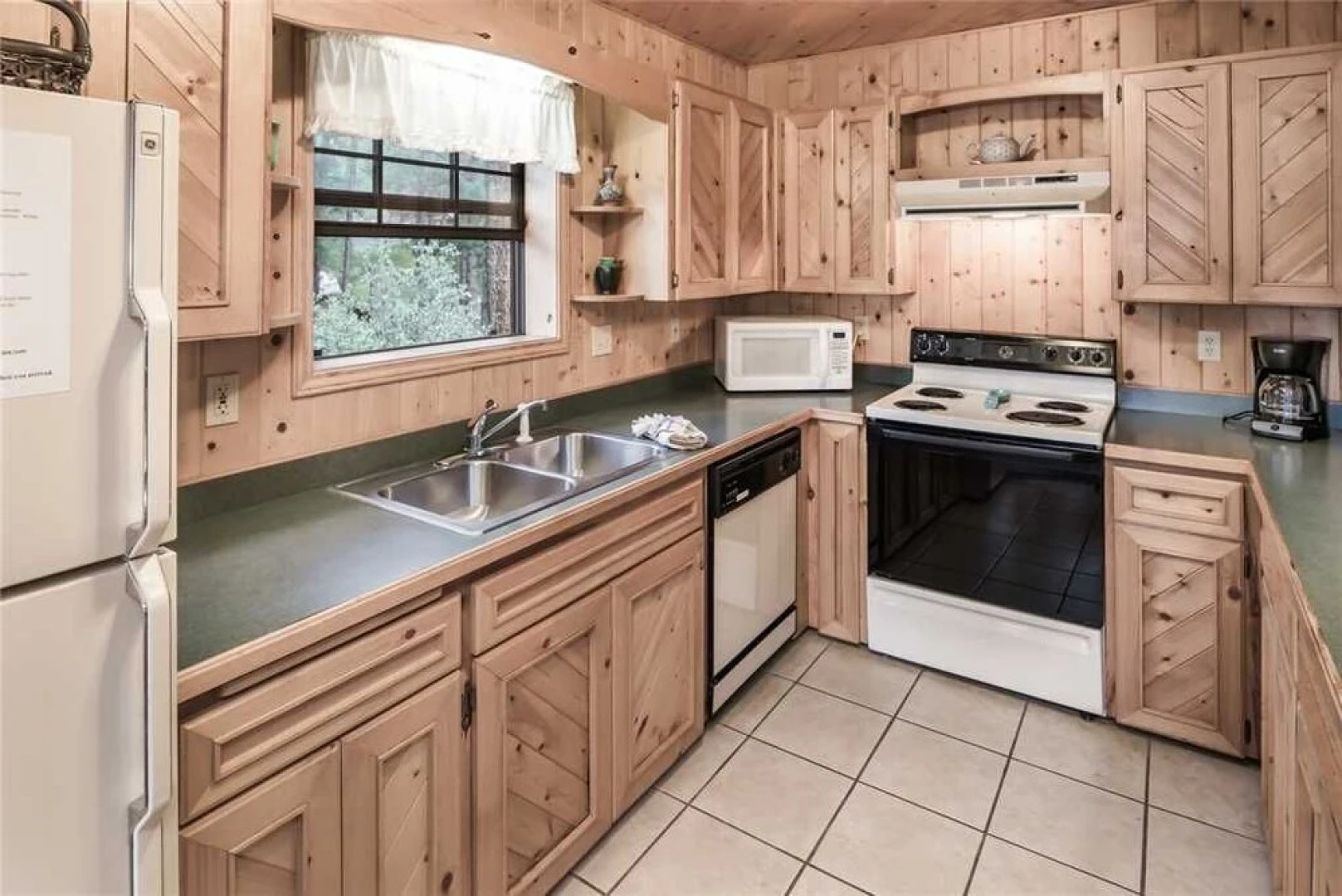 123 Rising Hill - Two Bedroom Cabin