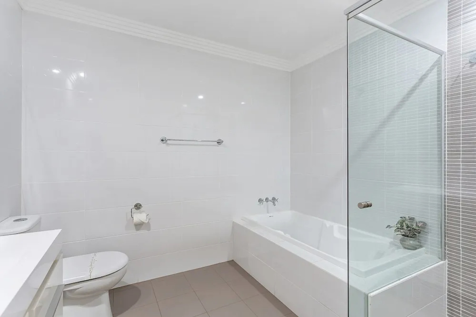 Aura Unit 10 - Shoal Bay