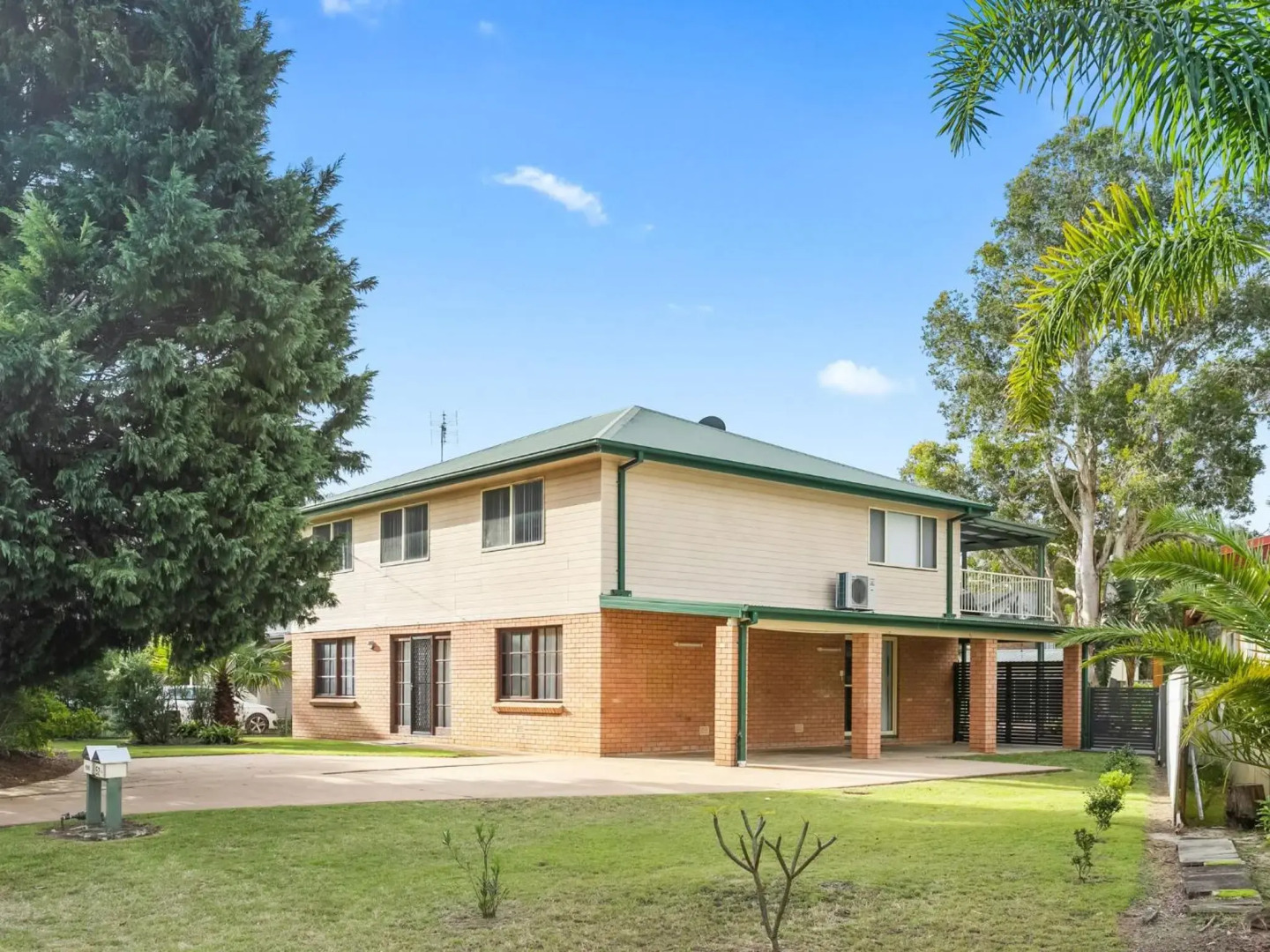 The Salty Deck 52 Normandy Street