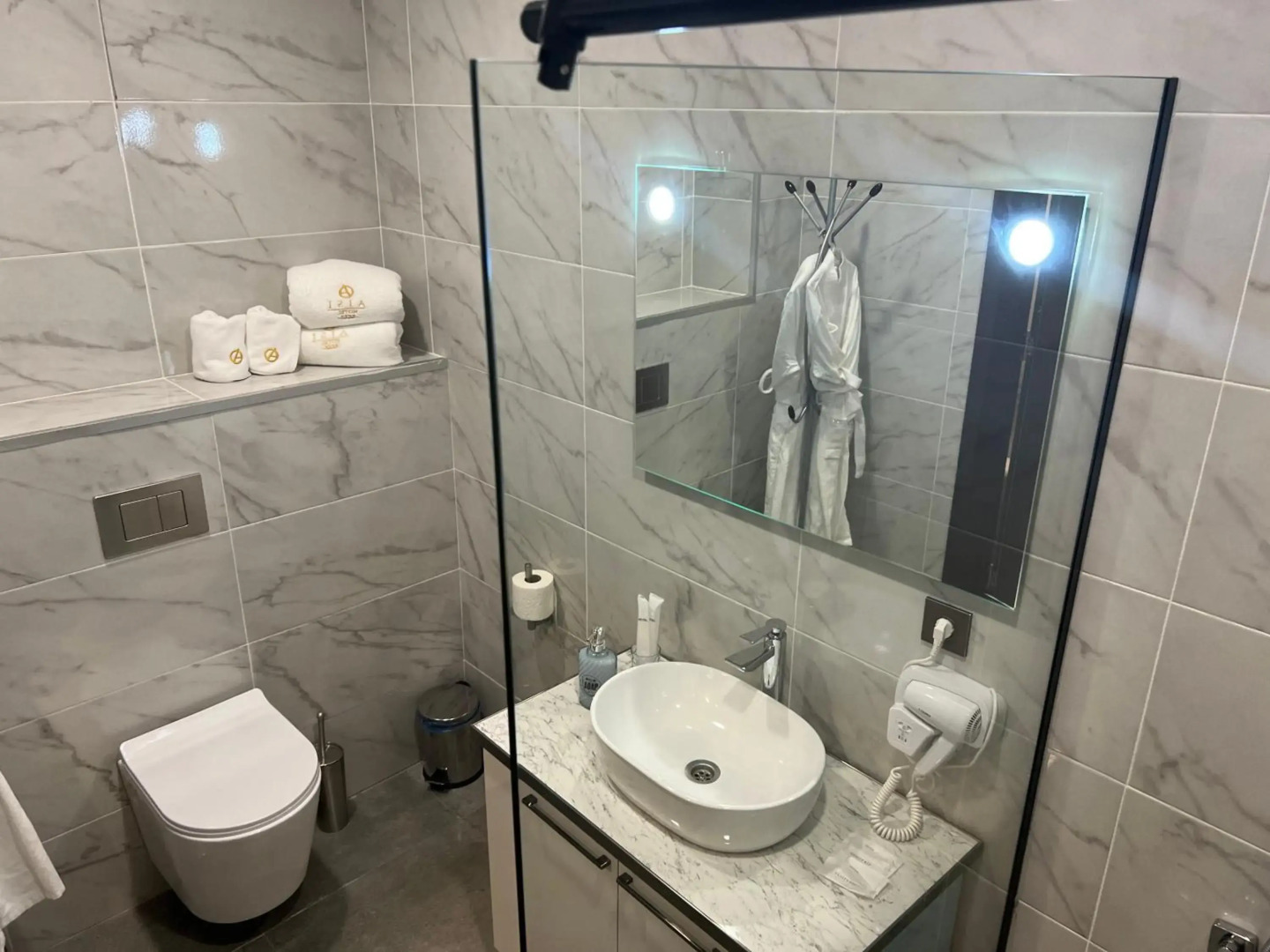 Отель «Аиси»