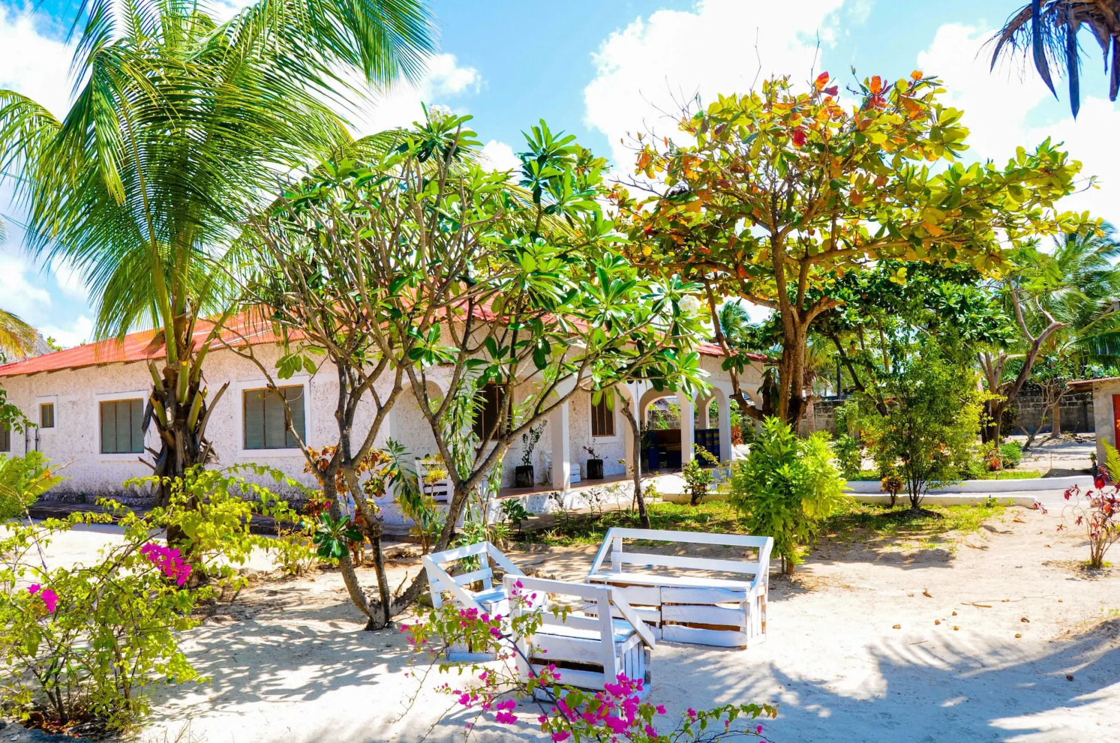 Spacious Dream House Paje