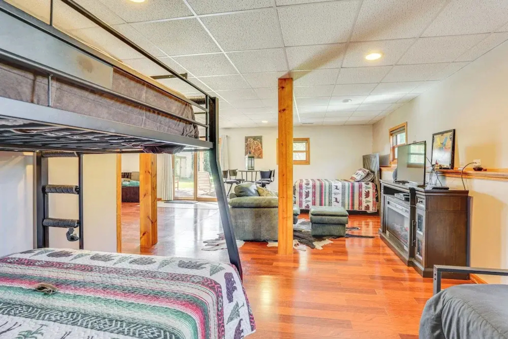 Chic Apple River Escape w/ Fire Pit!