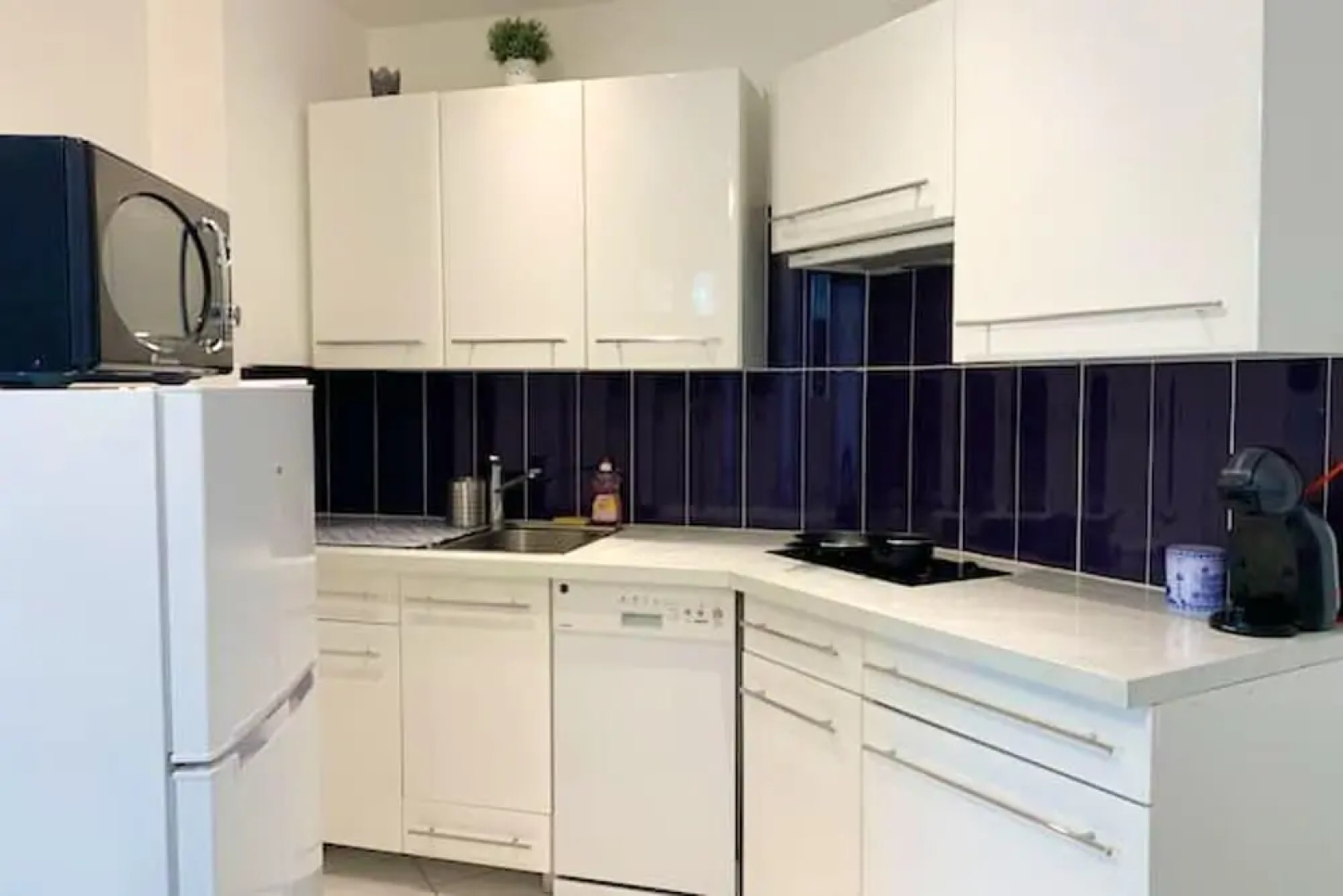 Apartment With one Bedroom in Sanary-sur-mer, With Enclosed Garden and Wifi