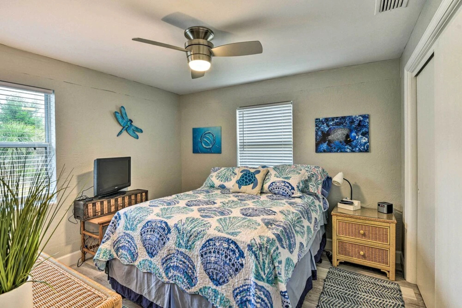 Pet-friendly Ormond Beach Home w/ Fire Pit!