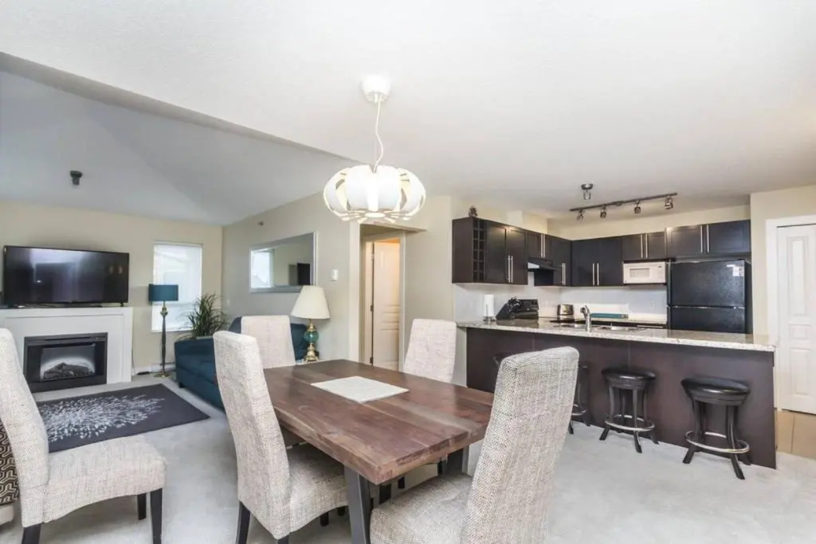 Waterscapes Resort by Discover Kelowna Resort Accommodations