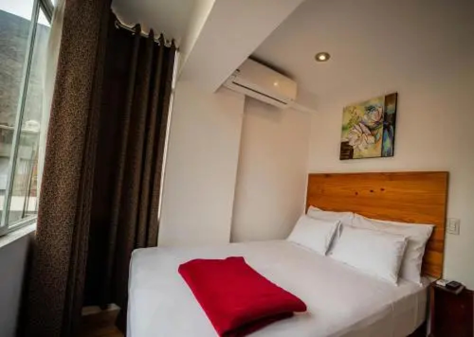 El Encanto Lodge & Suites