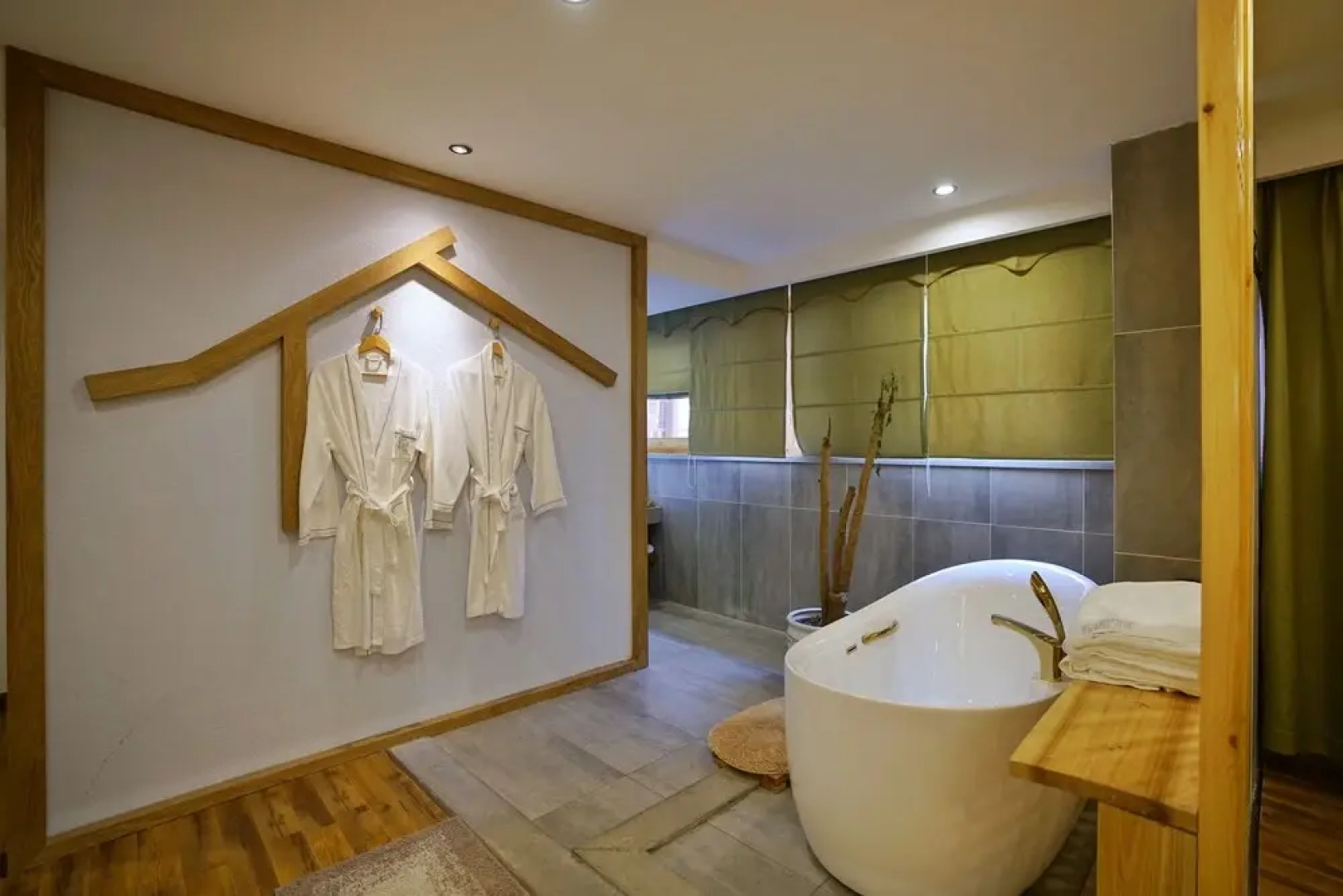 Yueju Wenlv · Yuexijiang Boutique Holiday Hotel (Leishan Xijiang Qianhu Miaozhai)