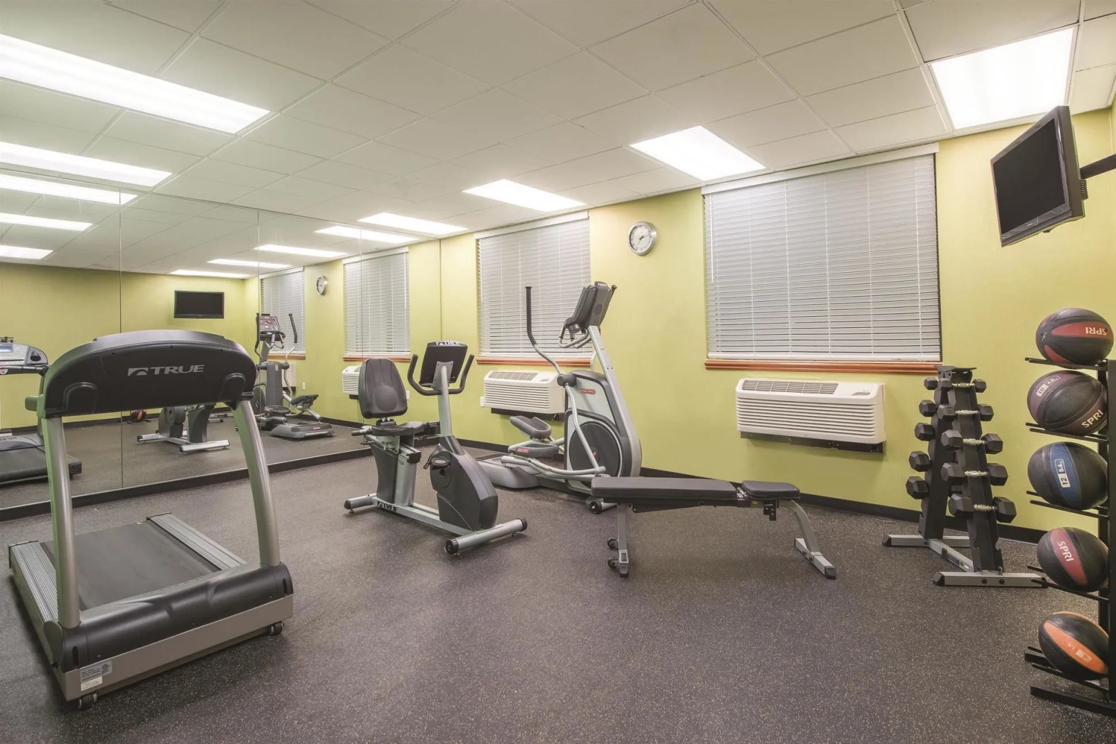 La Quinta Inn & Suites St. Louis Airport - Riverport