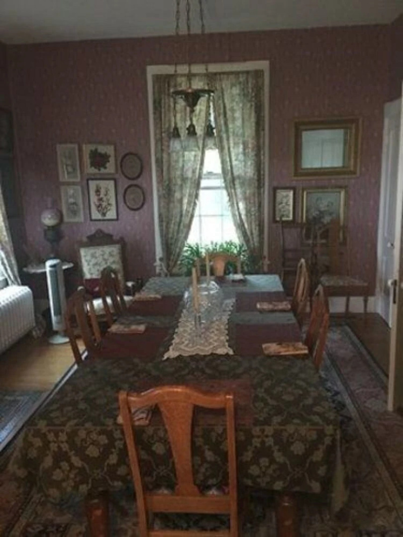 Alice's Snyder House Bed and Breakfast