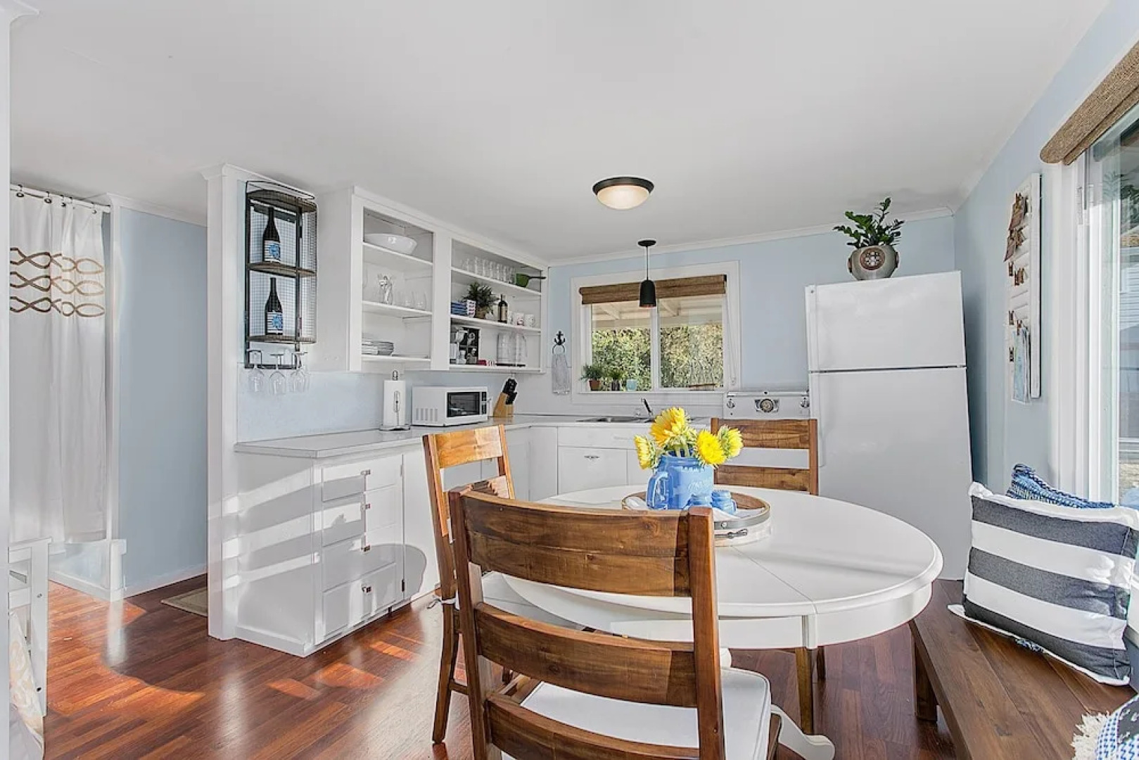 Beach and Blvd Bungalow on Sundin Beach by RedAwning