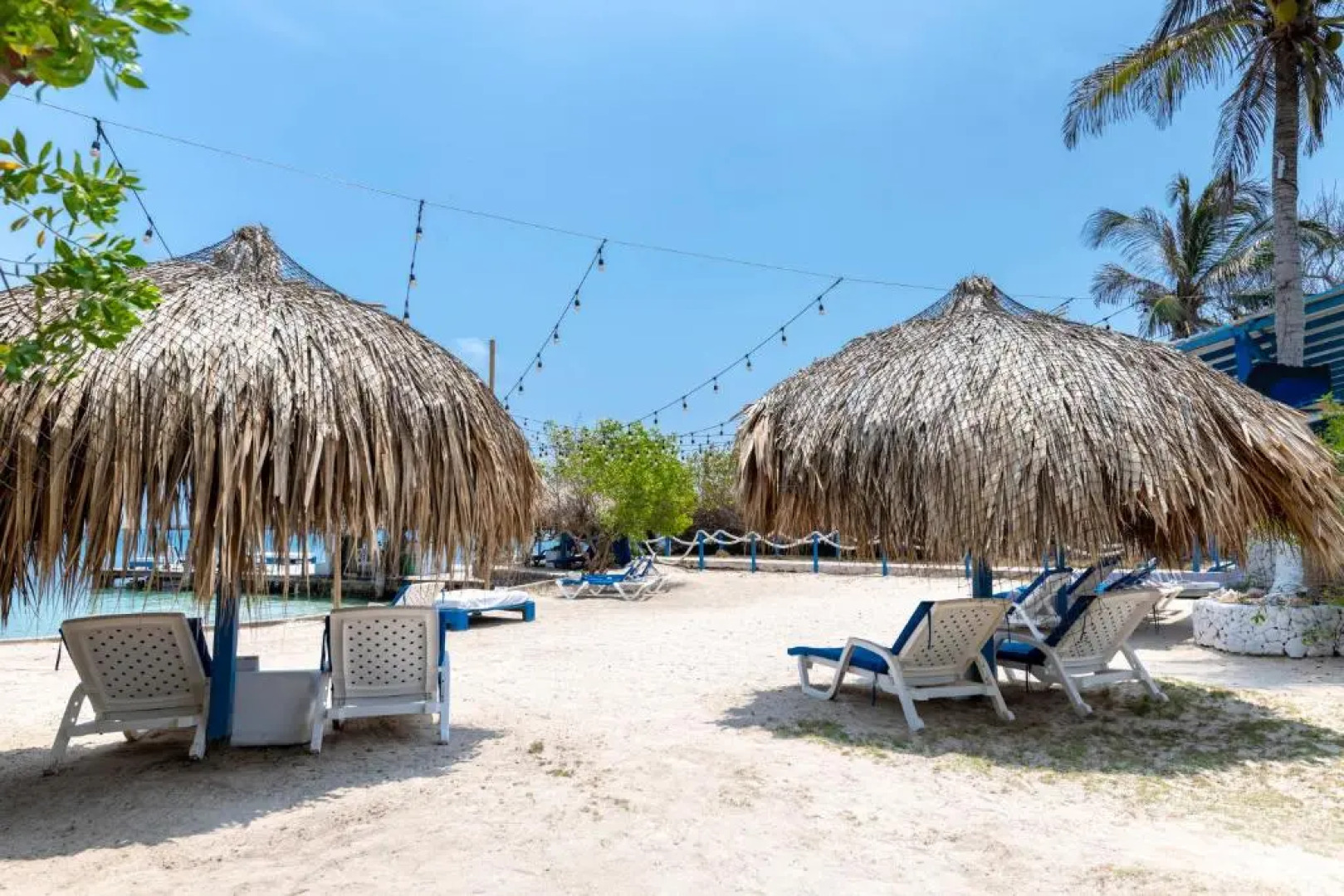 Isla Rosa Boutique by NOMAD GURU