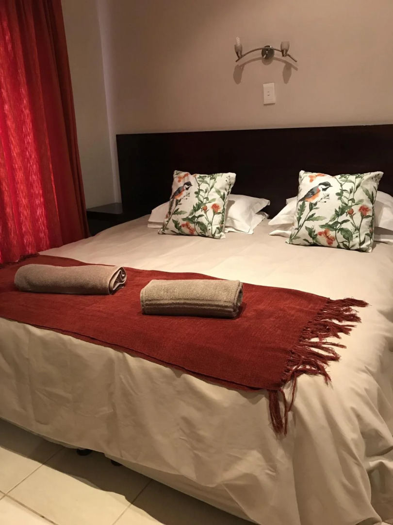 VJ's Guesthouse and Restaurant